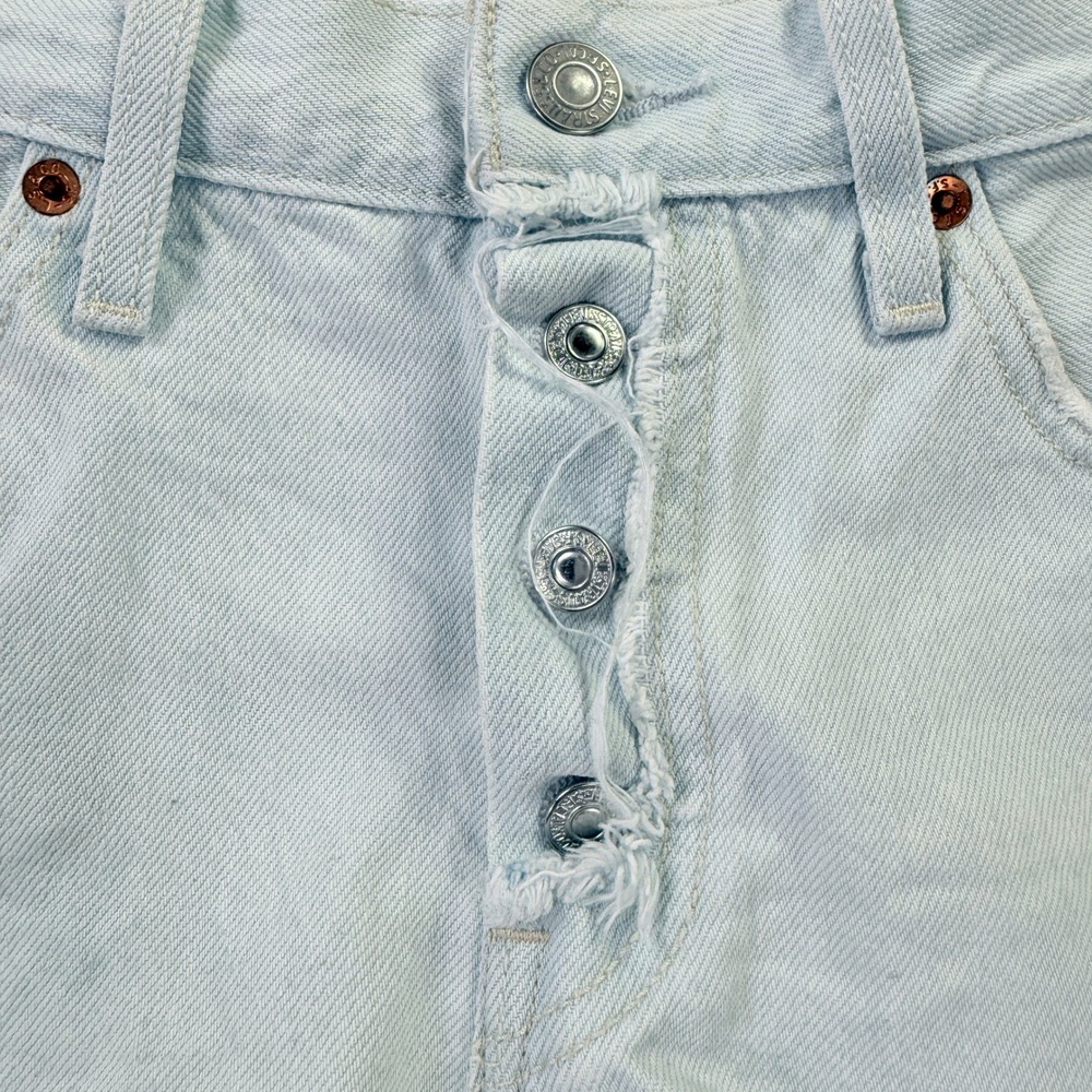 Levis 501 Original Distressed Cut Off Shorts Light Wash Blue Measures 27 Size 25 - Picture 4 of 13